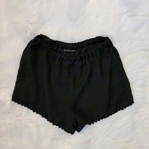 Brandy Melville black flowy cute shorts ✨